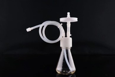 Передаточная крышка для колбы Эрленмейера, с трубкой 1/8 дюйма, разъемом MPC «папа» и уплотнит. крышкой «мама», стерильная, 1 шт./уп., 4 уп./кор., Nest, Китай